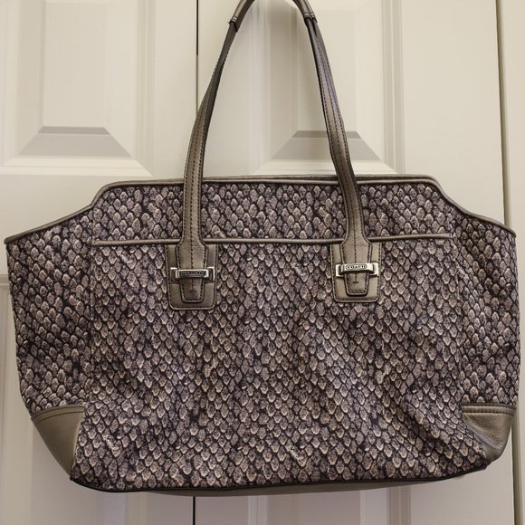 Coach Satchel - Picture 1 of 6